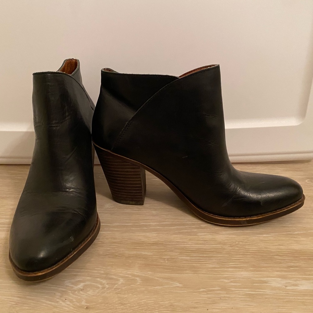 Lucky Brand Smooth Leather Heel Bootie Brand 8.5 Womens